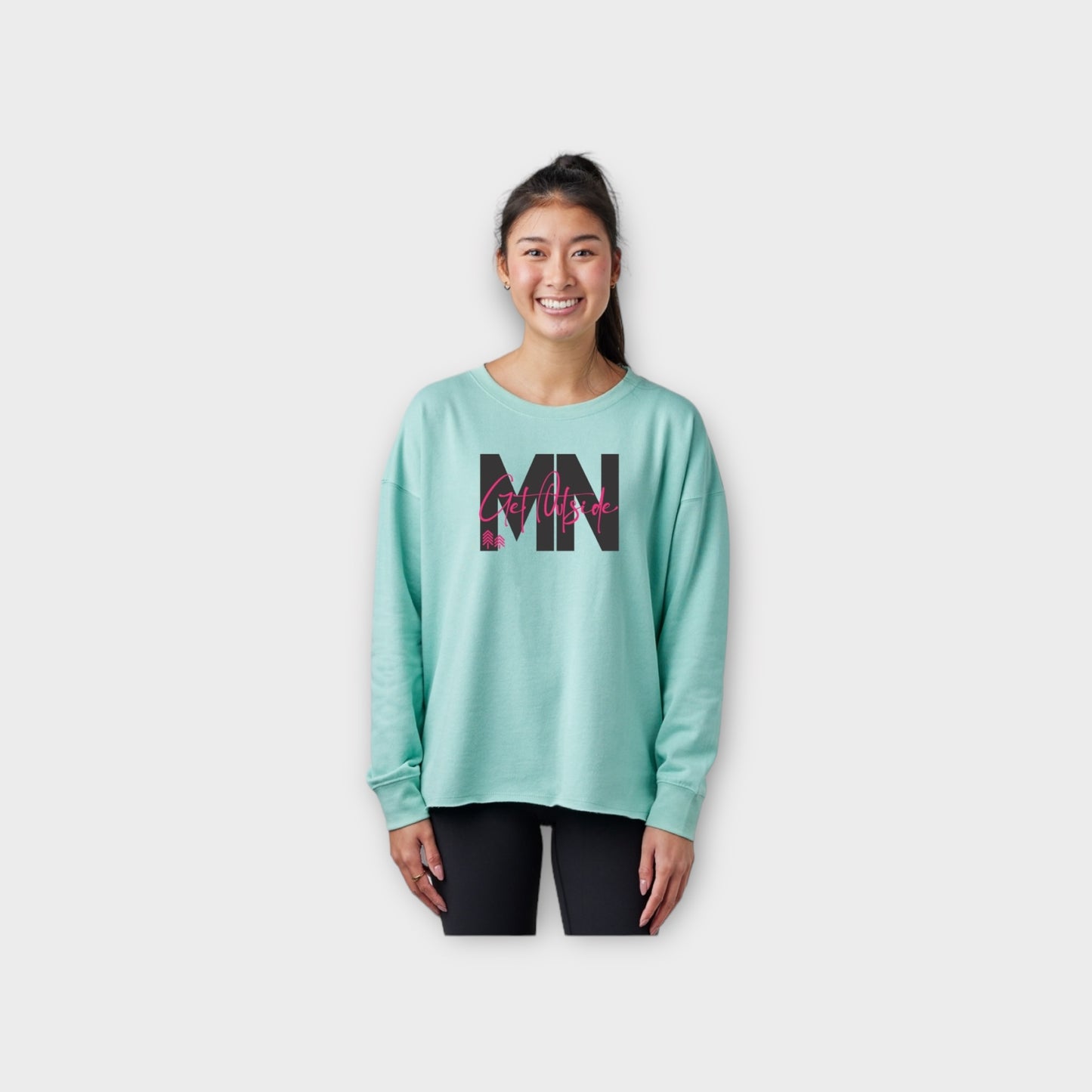 WOMEN’S GET OUTSIDE MN CREW